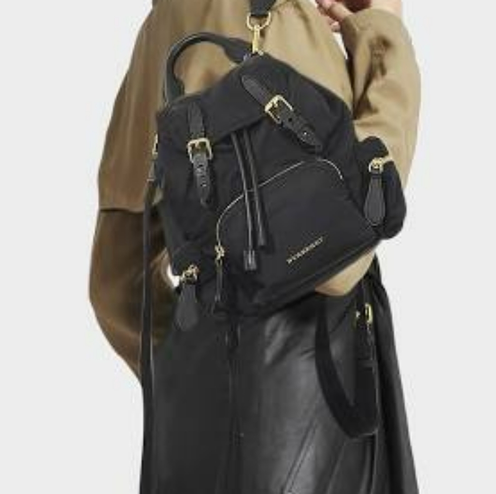 Btand NEW BURBERRY rucksack